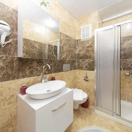 Apartmán Business-Friendly Flat Close To The Beach With A Sleek Interior Design In Konyaalti Antalya
