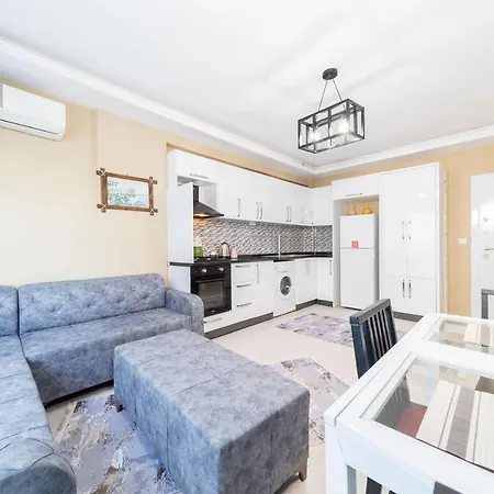 Business-Friendly Flat Close To The Beach With A Sleek Interior Design In Konyaalti * Antalya